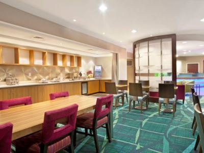 Hotel Springhill Metrocenter 3*