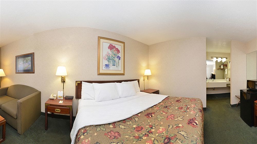 Super 8 By Wyndham Hermitage 2*
