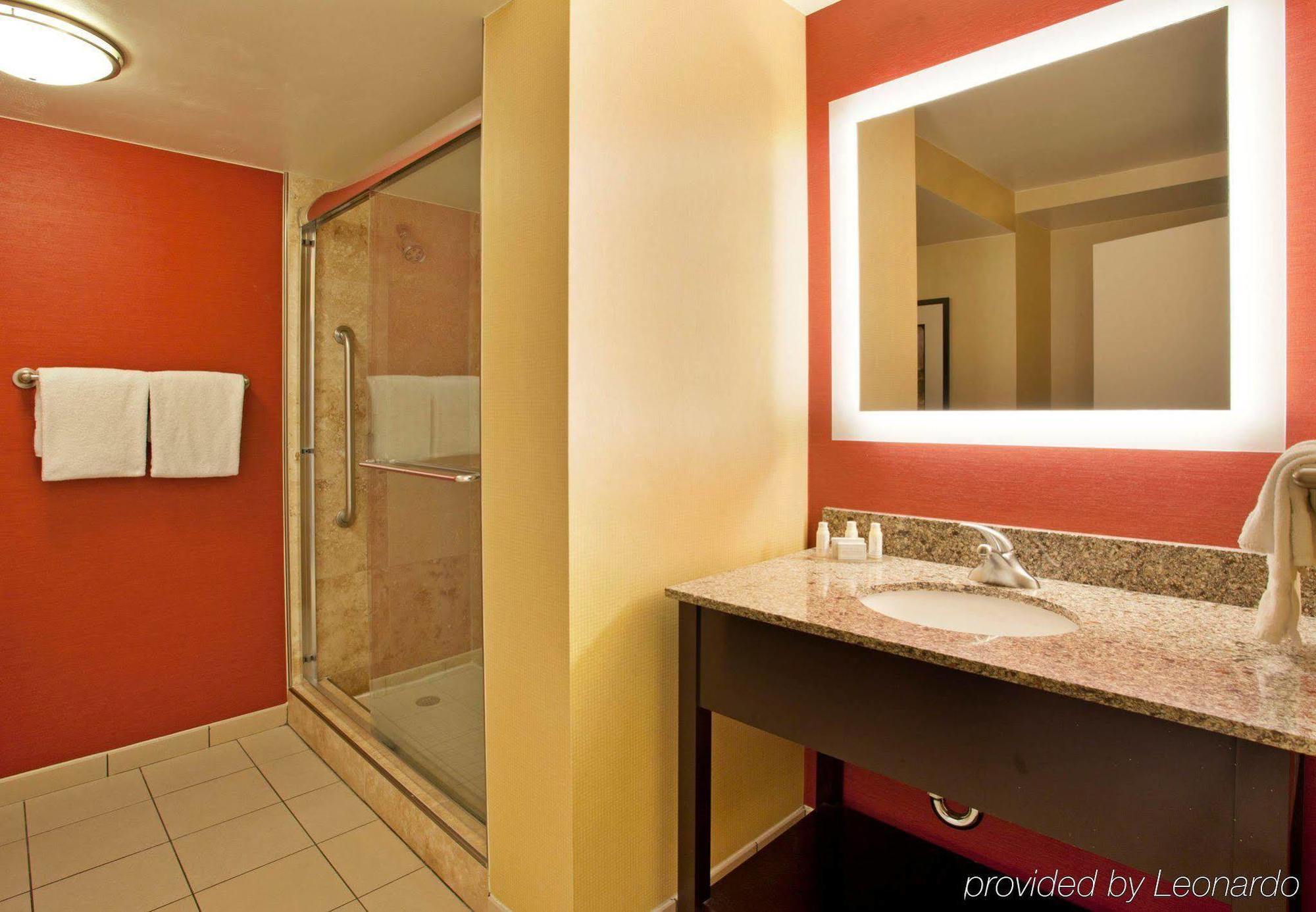 Courtyard By Marriott Vanderbilt West End 3*