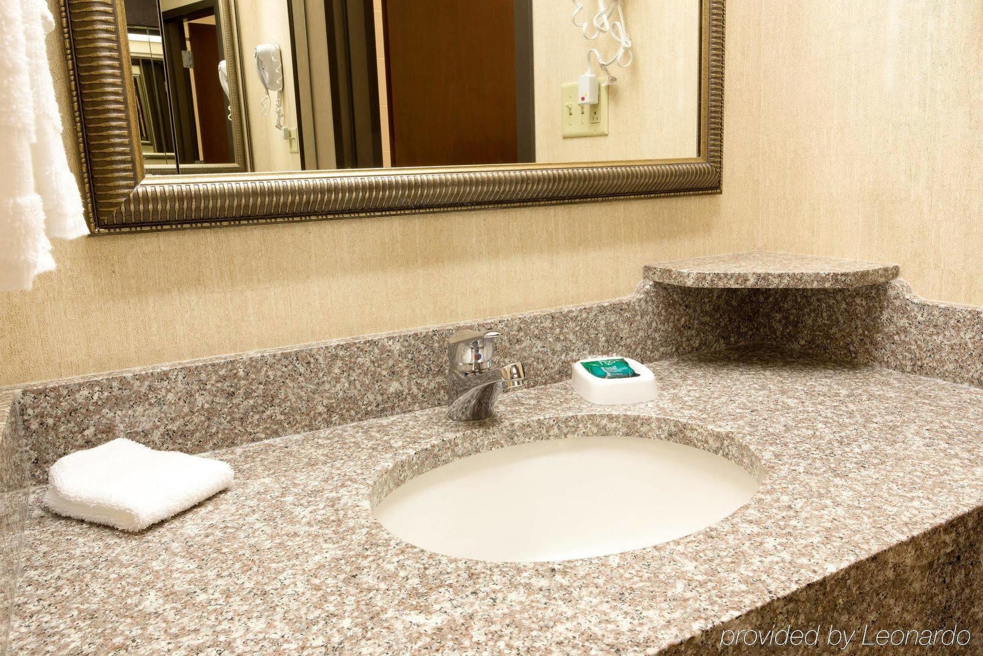 Hotel Drury & Airport Nashville