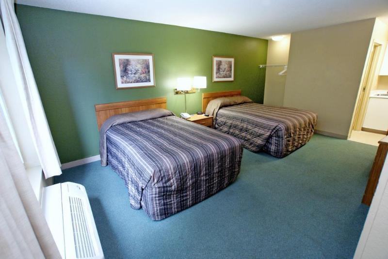 Hometowne By Red Roof - Airport/briley Pkwy 2*