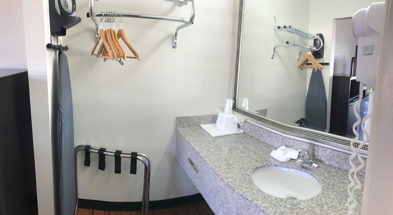 Americas Best Value Inn-nashville/airport South 2*