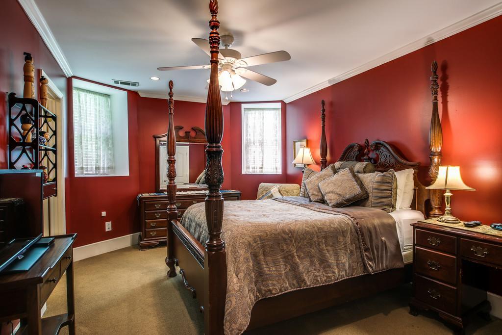 1501 Linden Manor B&B