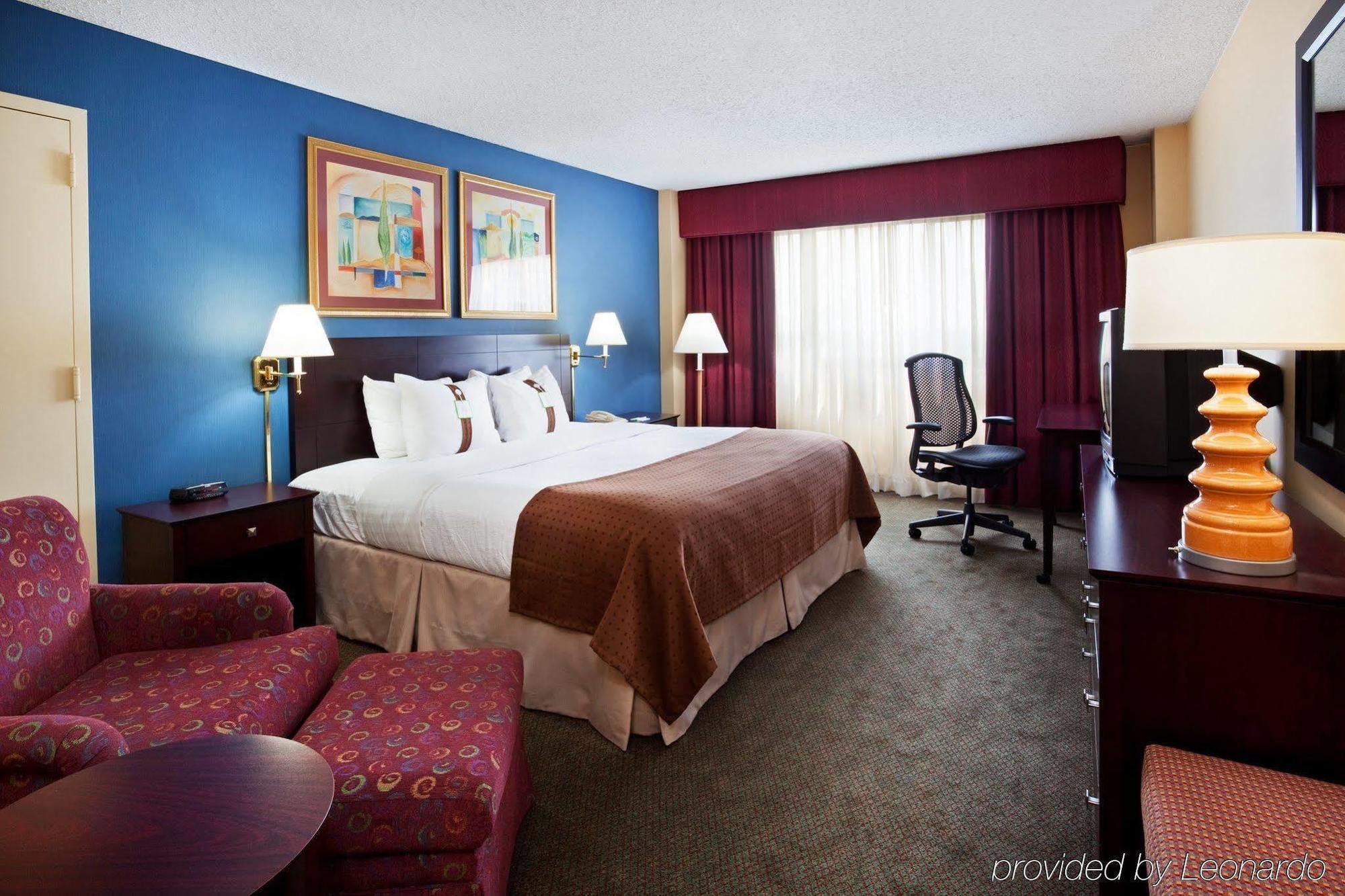 Hotel Airport Marriott 4*