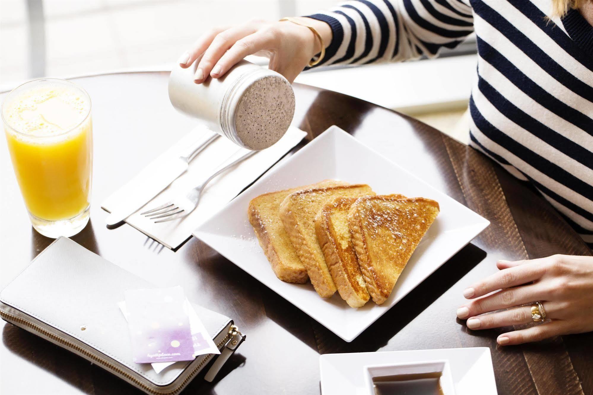 Hyatt Place Downtown 3*