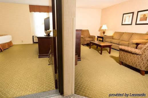 Drury & Airport Hotel 3*