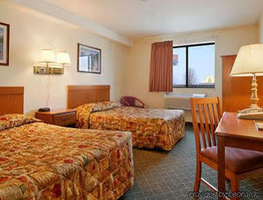 Super 8 By Wyndham Nashville/ Dntn/ Opryland Area Hotel Nashville