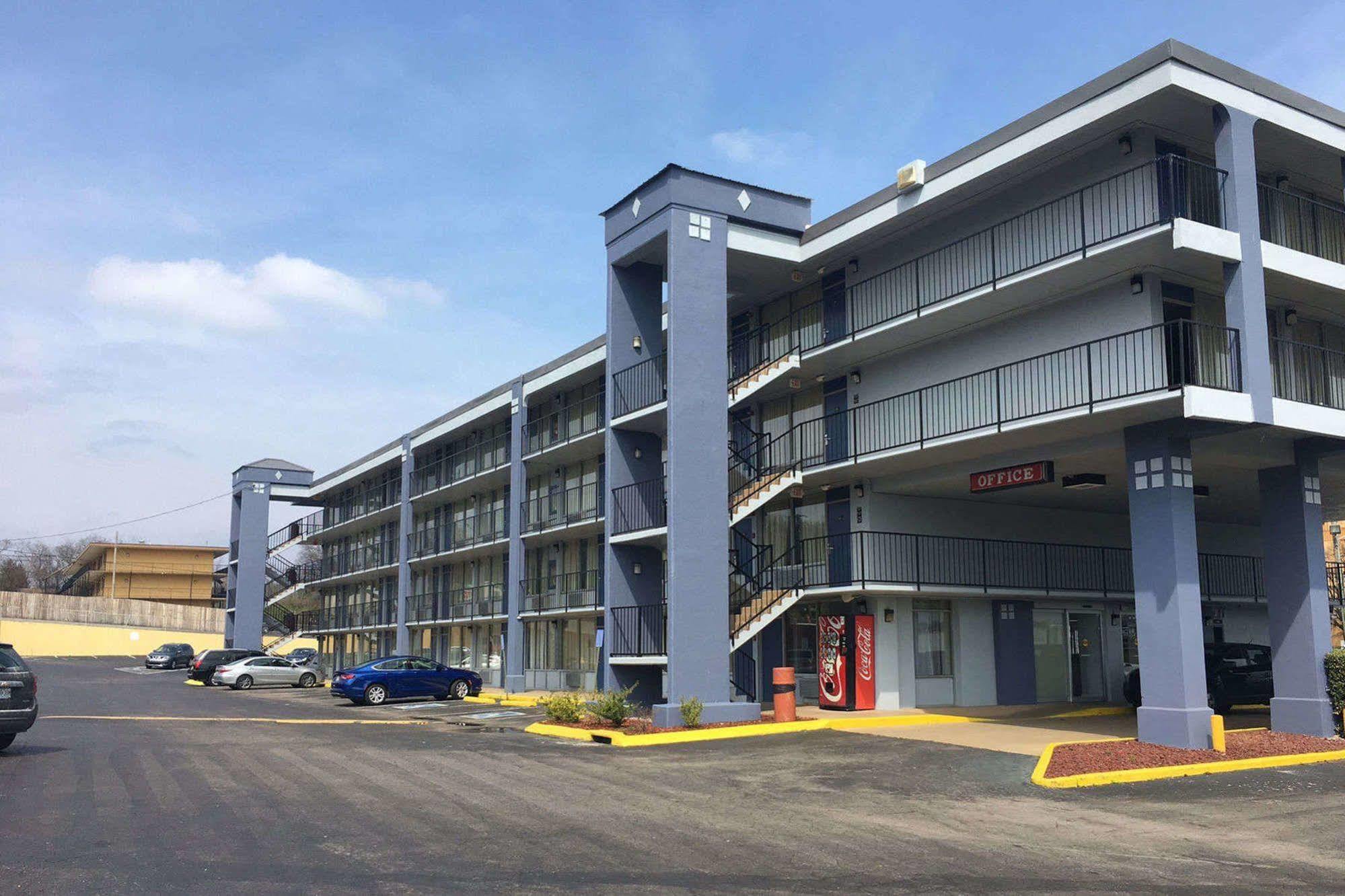 Super 8 By Wyndham Nashville/ Dntn/ Opryland Area Nashville