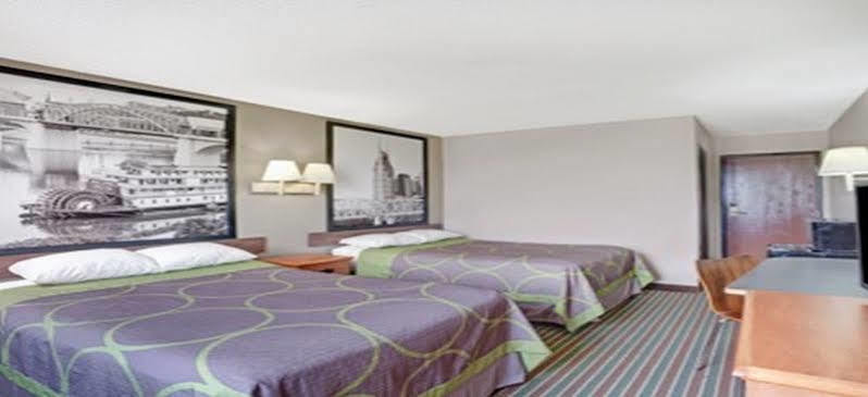Super 8 By Wyndham Nashville/ Dntn/ Opryland Area Hotel