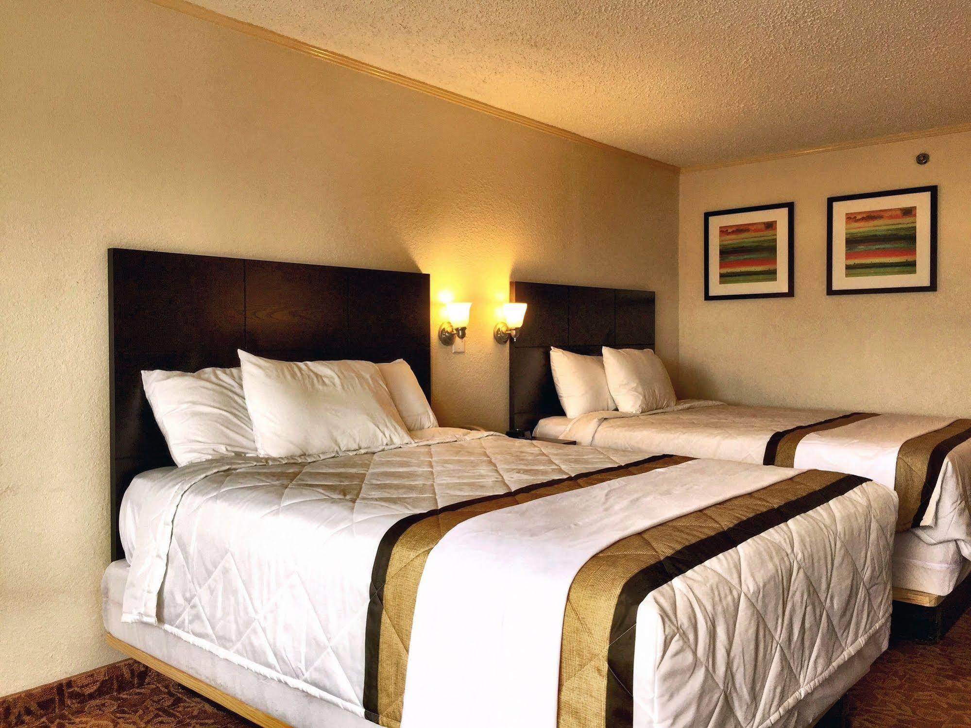 Knights - Downtown Hotel