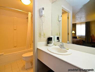 Super 8 By Wyndham Hermitage Nashville