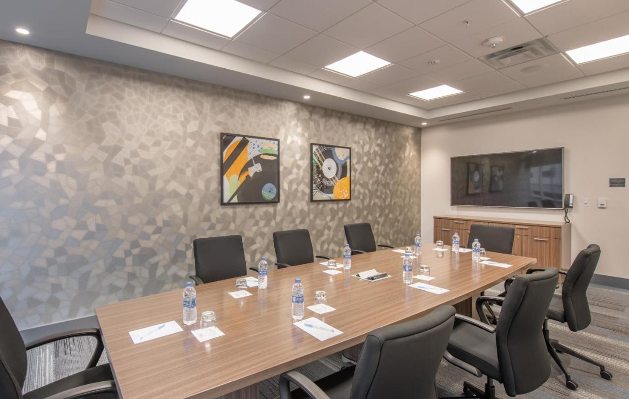 Hyatt House At Vanderbilt 3*