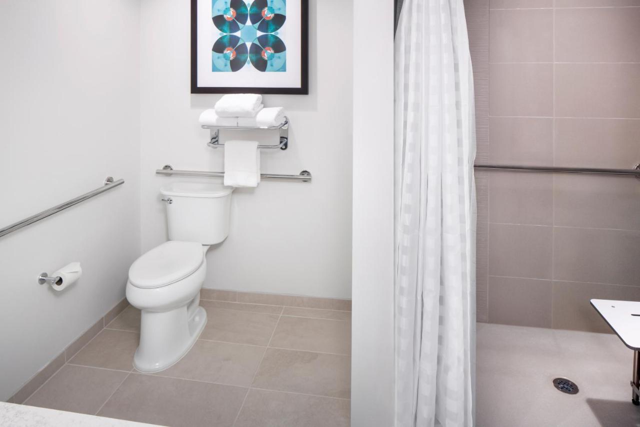 Hotel Hyatt House At Vanderbilt 3*