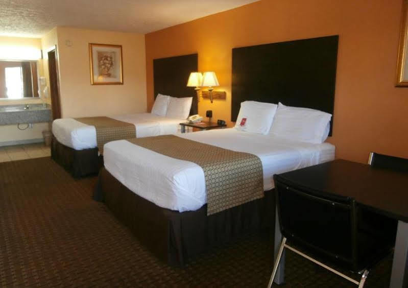 Econo North - Opryland 2*