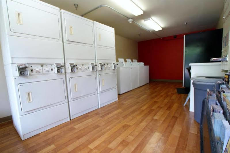 Hotel Hometowne By Red Roof - Airport/briley Pkwy 2*