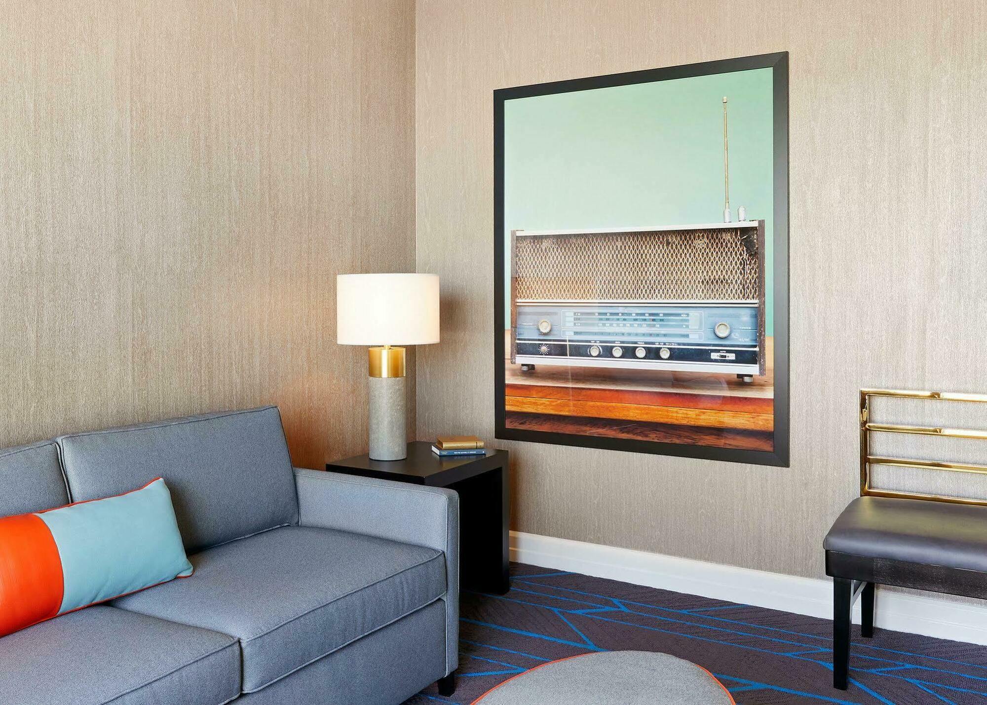 Hutton Hotel 4*