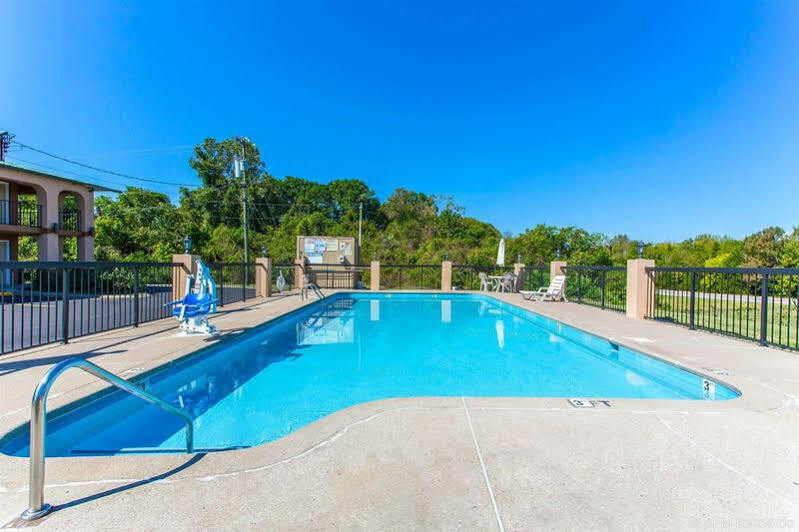 Econo Near Percy Priest *