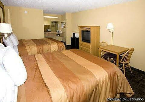 Econo Lodge *