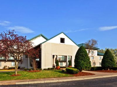 Hotel Express Airport By Ihg