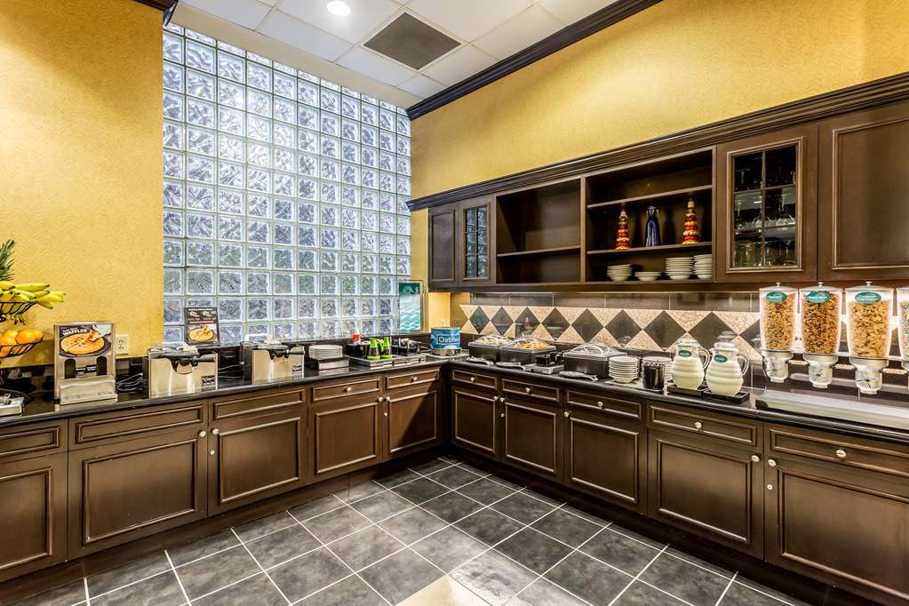 Hotel Homewood By Hilton Downtown