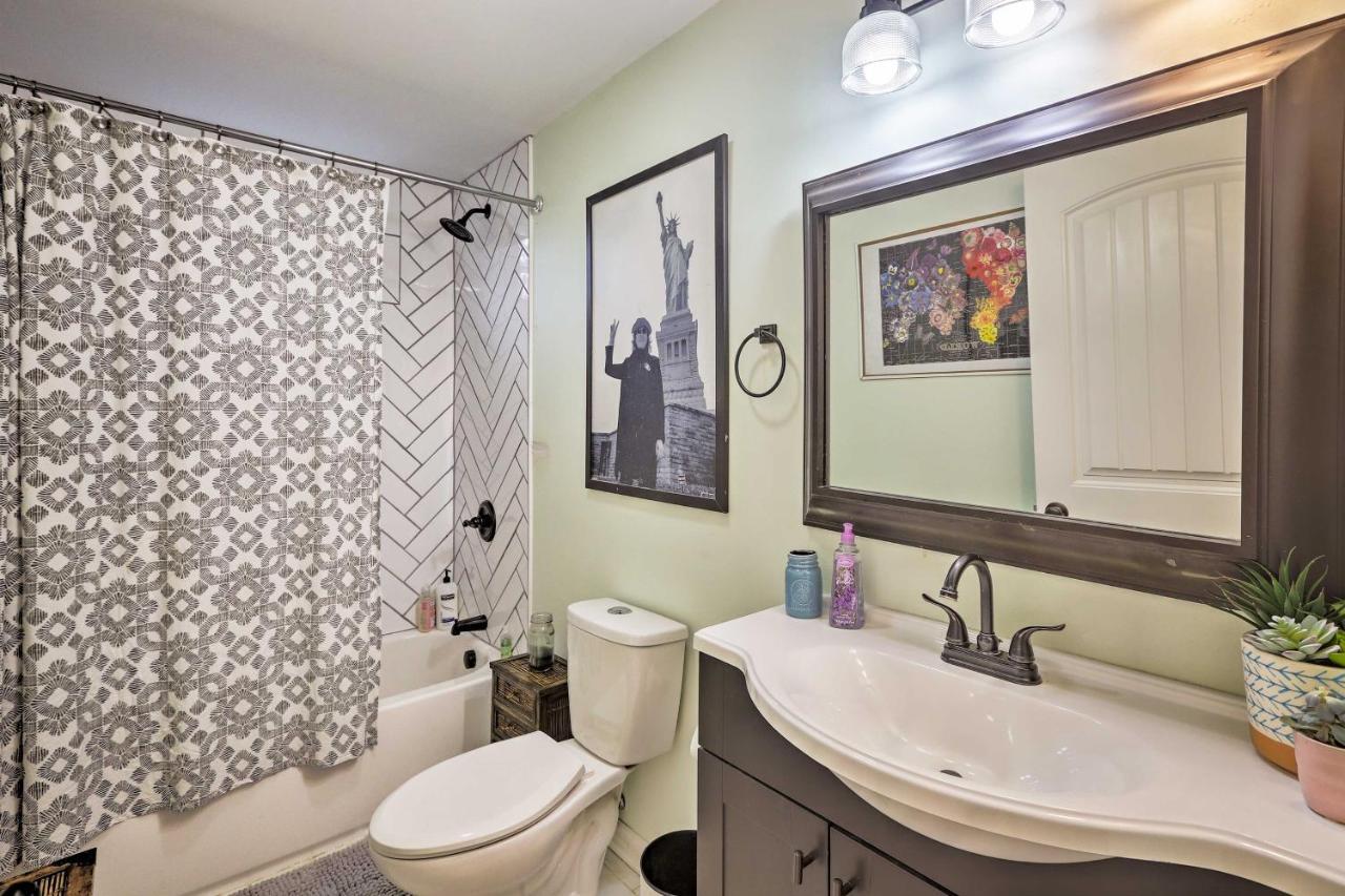 With Fire Pit And Yard, 3 Mi To Dwtn *