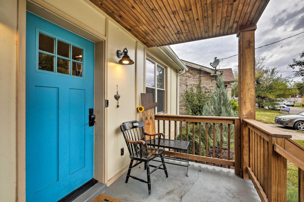 With Fire Pit And Yard, 3 Mi To Dwtn Holiday home