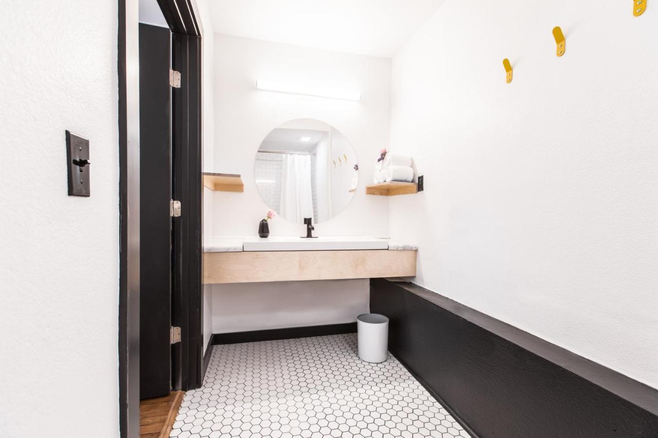 The Iris 2* Nashville