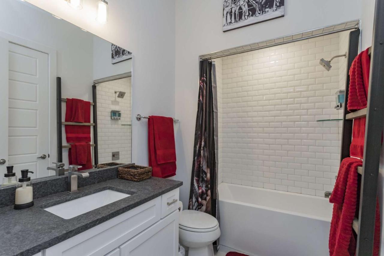 Vibe 857 * Nashville